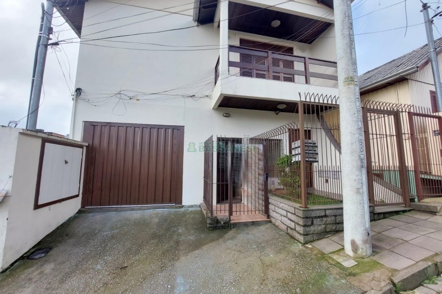 Apartamento com 94m², 3 dormitórios, 2 vagas, no bairro Interlagos em Caxias do Sul para Alugar