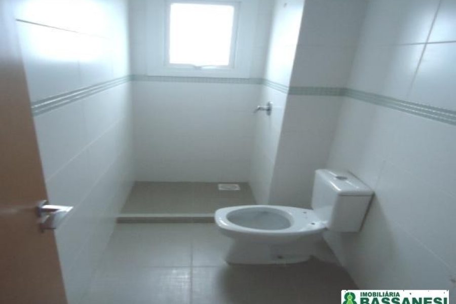 Apartamento com 104m², 3 dormitórios, 2 vagas, no bairro Madureira em Caxias do Sul para Alugar