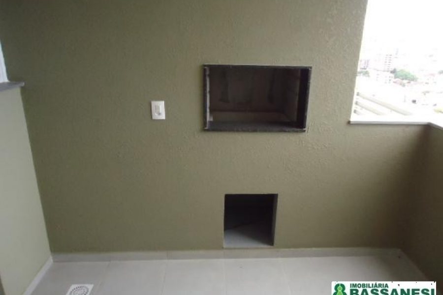 Apartamento com 104m², 3 dormitórios, 2 vagas, no bairro Madureira em Caxias do Sul para Alugar