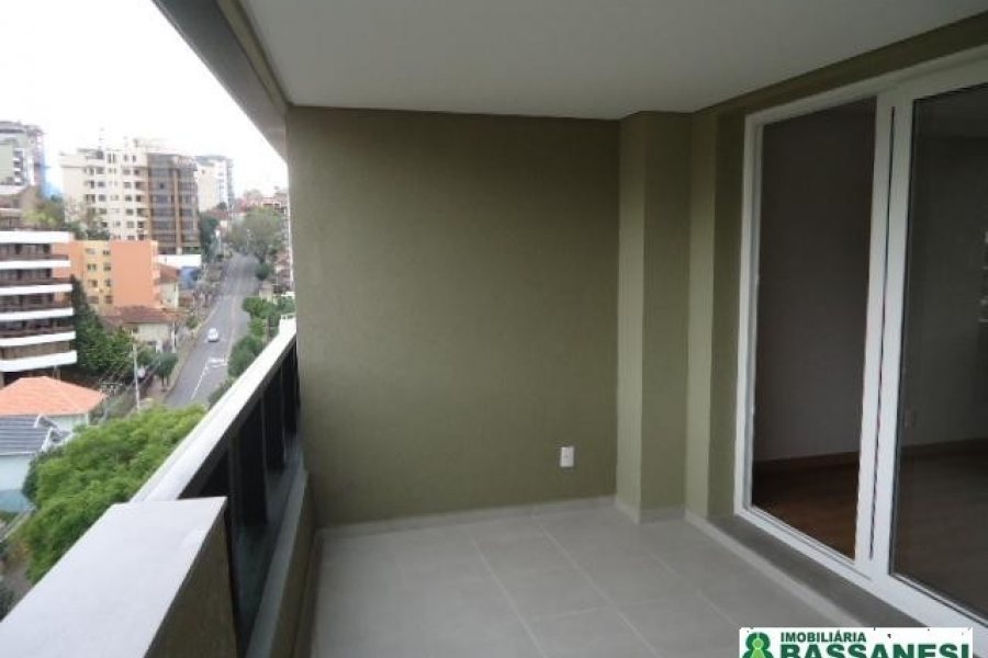 Apartamento com 104m², 3 dormitórios, 2 vagas, no bairro Madureira em Caxias do Sul para Alugar
