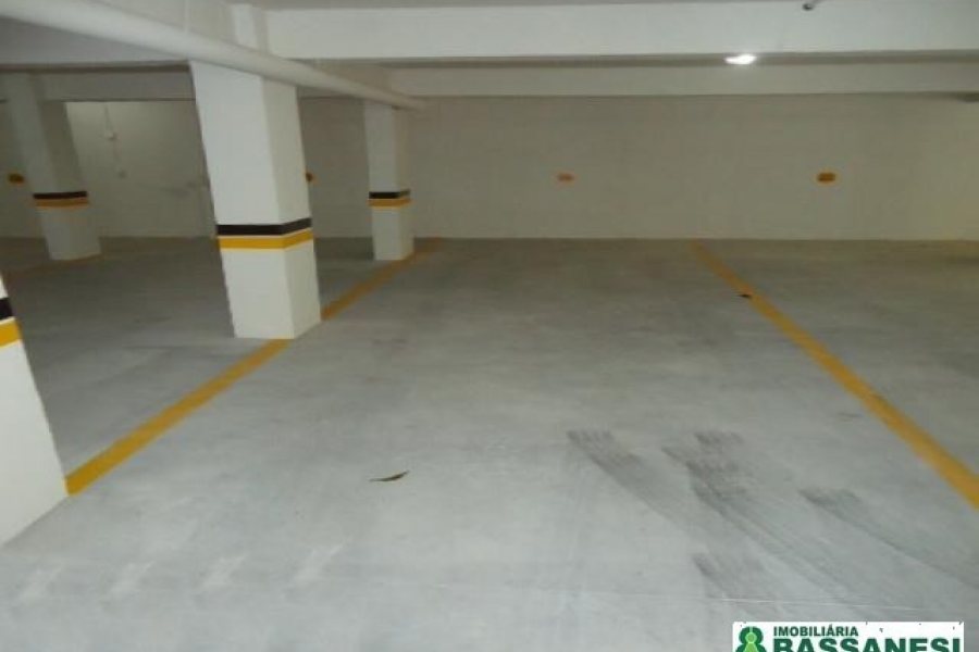 Apartamento com 104m², 3 dormitórios, 2 vagas, no bairro Madureira em Caxias do Sul para Alugar