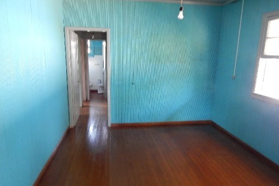 Casa com 200m², 3 dormitórios, 1 vaga, no bairro Rio Branco em Caxias do Sul para Comprar
