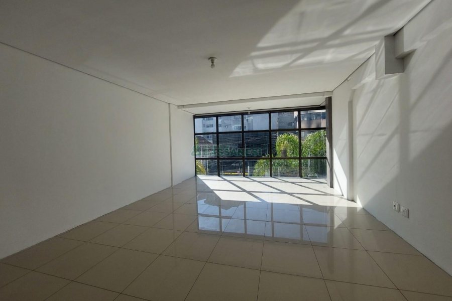 Loja com 158m², no bairro Centro em Caxias do Sul para Alugar