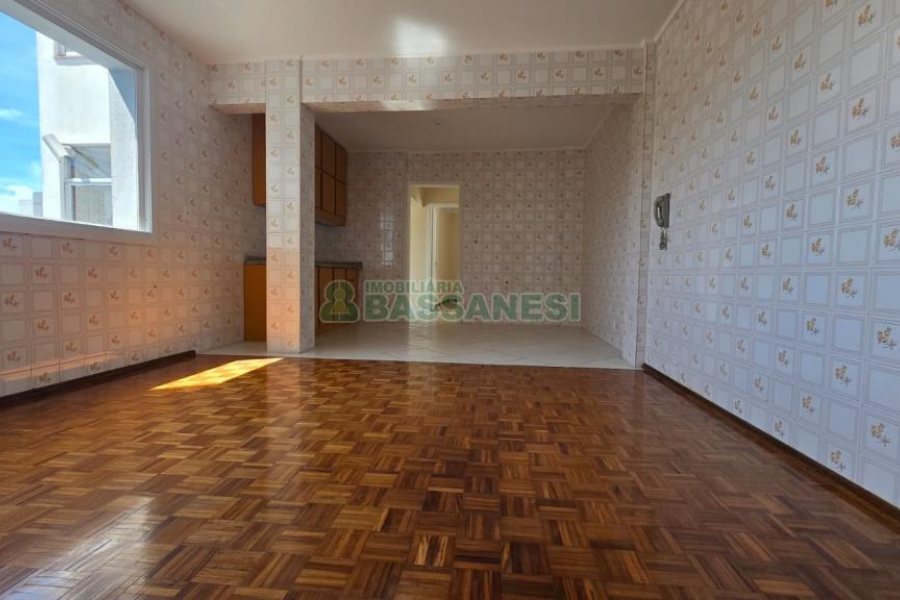 Apartamento com 177m², 4 dormitórios, 1 vaga, no bairro Lourdes em Caxias do Sul para Comprar