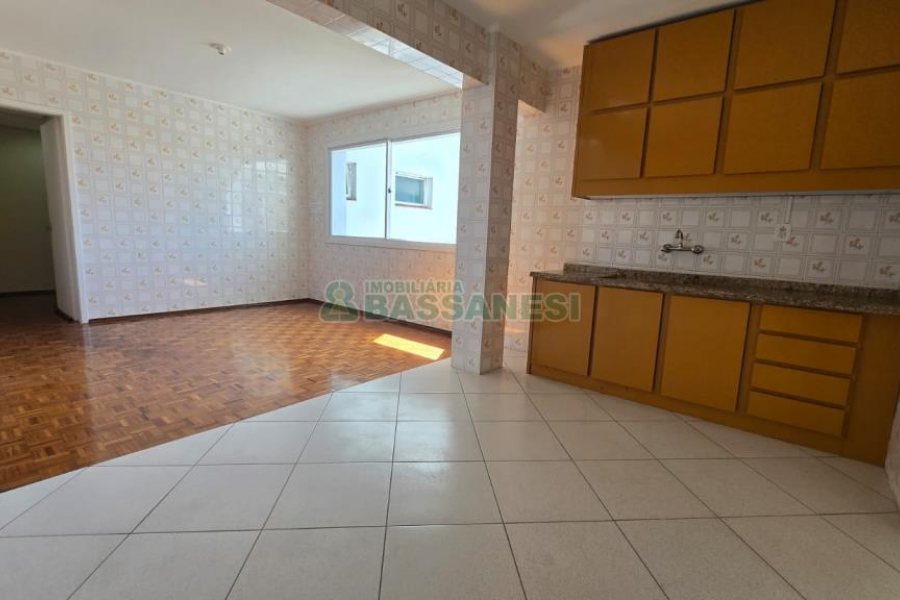 Apartamento com 177m², 4 dormitórios, 1 vaga, no bairro Lourdes em Caxias do Sul para Comprar