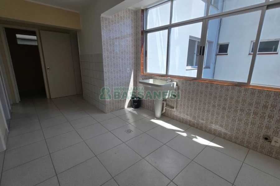 Apartamento com 177m², 4 dormitórios, 1 vaga, no bairro Lourdes em Caxias do Sul para Comprar