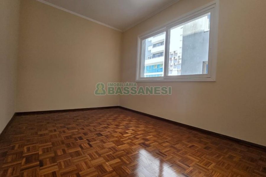 Apartamento com 177m², 4 dormitórios, 1 vaga, no bairro Lourdes em Caxias do Sul para Comprar
