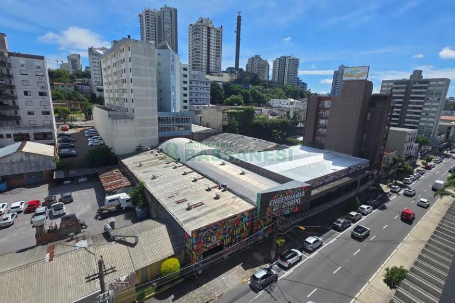Apartamento com 177m², 4 dormitórios, 1 vaga, no bairro Lourdes em Caxias do Sul para Comprar