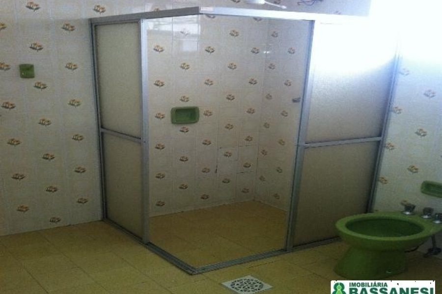 Apartamento, 4 dormitórios, 1 vaga, no bairro Lourdes em Caxias do Sul para Comprar