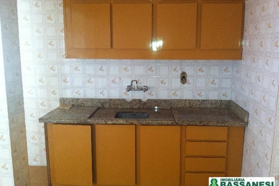 Apartamento, 4 dormitórios, 1 vaga, no bairro Lourdes em Caxias do Sul para Comprar