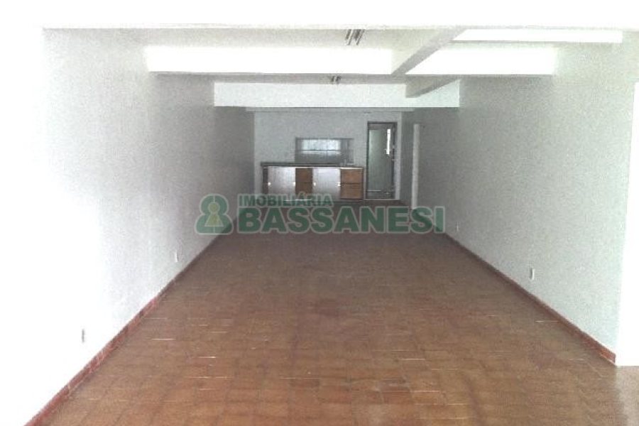 Loja com 180m², no bairro Lourdes em Caxias do Sul para Alugar