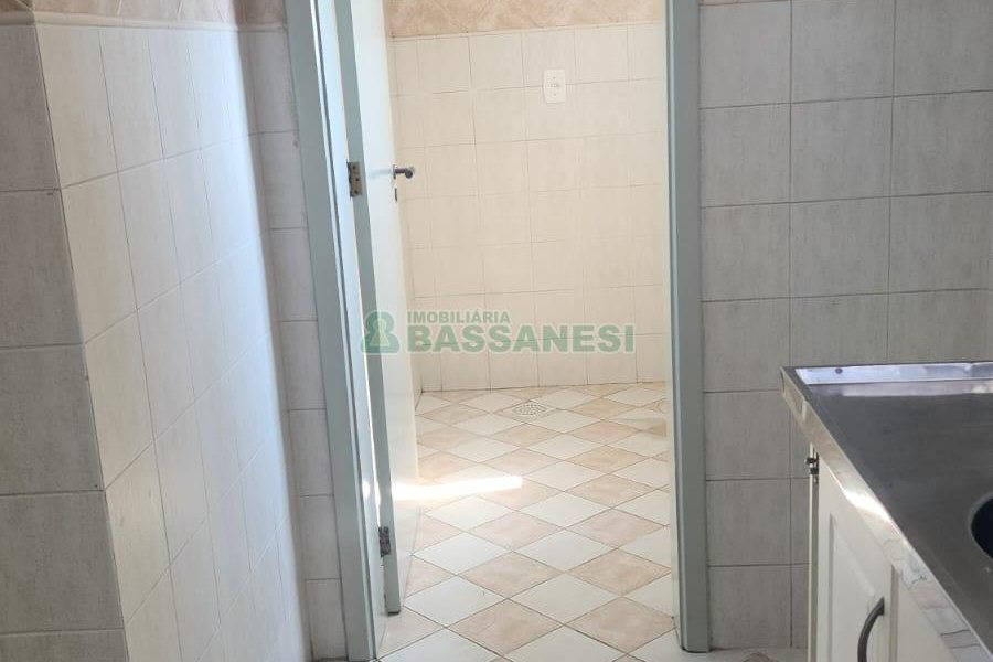 Apartamento com 57m², 1 dormitório, 1 vaga, no bairro Centro em Caxias do Sul para Alugar