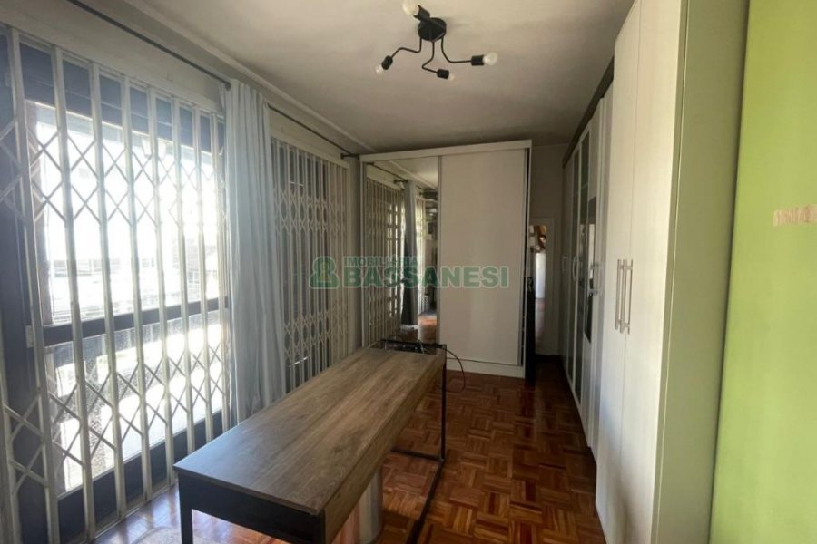Apartamento com 84m², 2 dormitórios, 1 vaga, no bairro Exposição em Caxias do Sul para Comprar