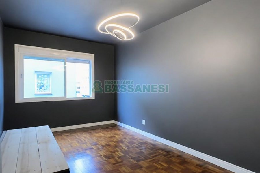 Apartamento com 72m², 3 dormitórios, no bairro Lourdes em Caxias do Sul para Comprar