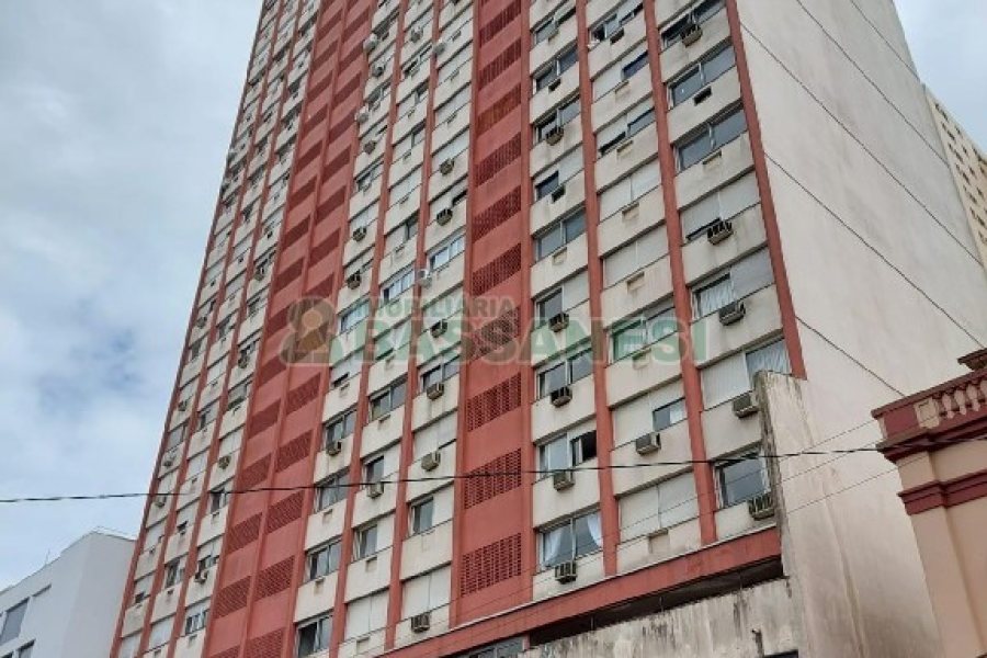 Apartamento com 112m², 2 dormitórios, 1 vaga, no bairro Centro em Caxias do Sul para Comprar