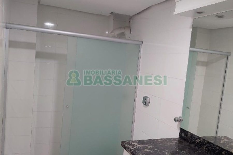 Apartamento com 112m², 2 dormitórios, 1 vaga, no bairro Centro em Caxias do Sul para Comprar