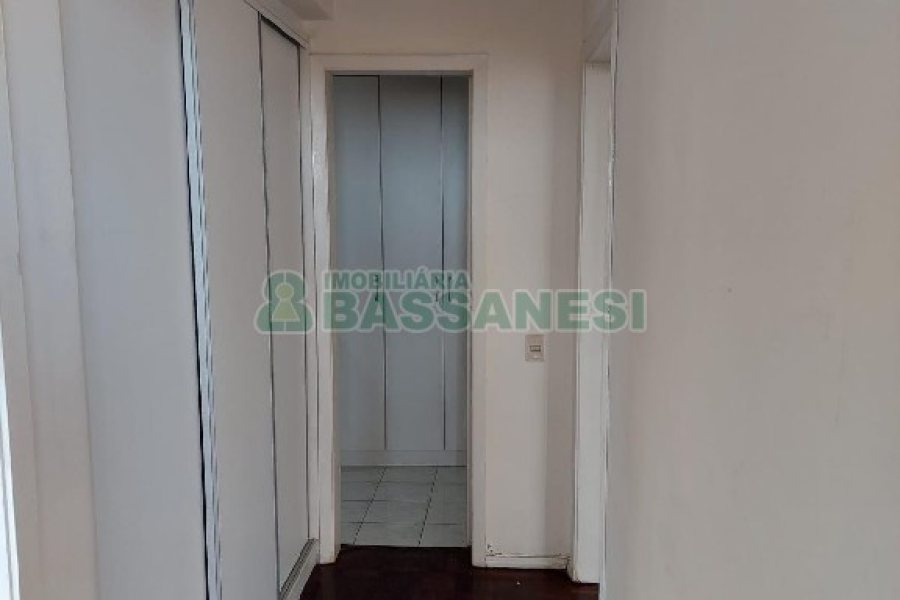 Apartamento com 112m², 2 dormitórios, 1 vaga, no bairro Centro em Caxias do Sul para Comprar