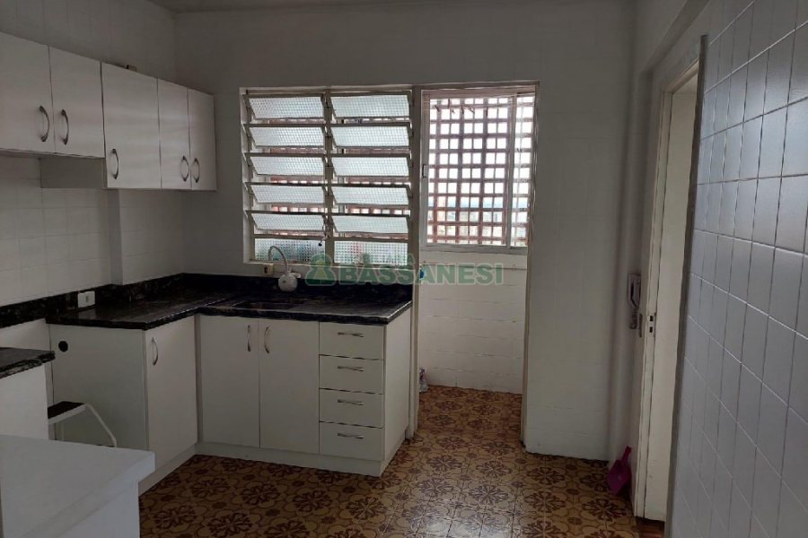 Apartamento com 112m², 2 dormitórios, 1 vaga, no bairro Centro em Caxias do Sul para Comprar