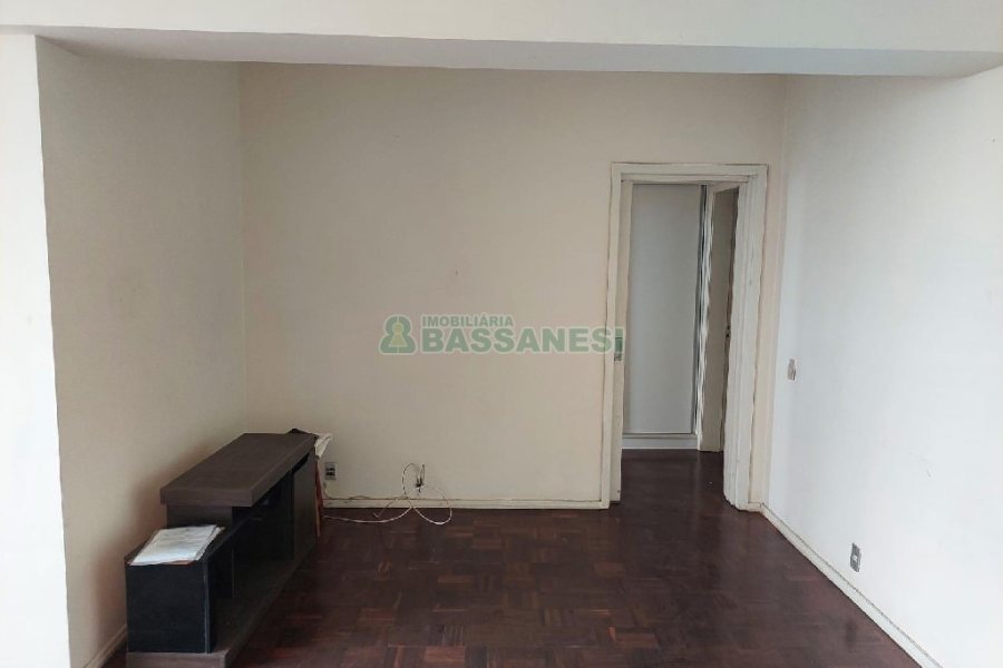 Apartamento com 112m², 2 dormitórios, 1 vaga, no bairro Centro em Caxias do Sul para Comprar
