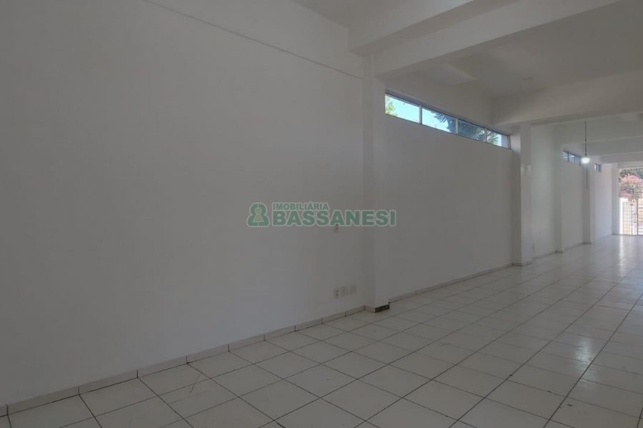 Loja com 170m², no bairro Santa Lúcia em Caxias do Sul para Alugar