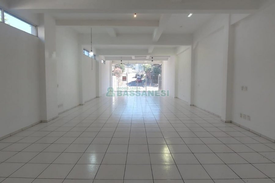 Loja com 170m², no bairro Santa Lúcia em Caxias do Sul para Alugar