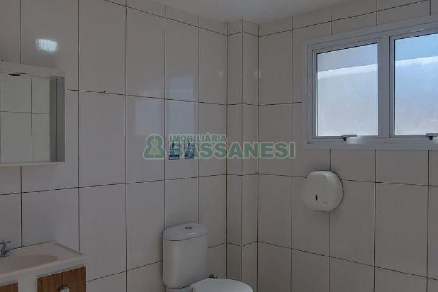 Loja com 170m², no bairro Santa Lúcia em Caxias do Sul para Alugar