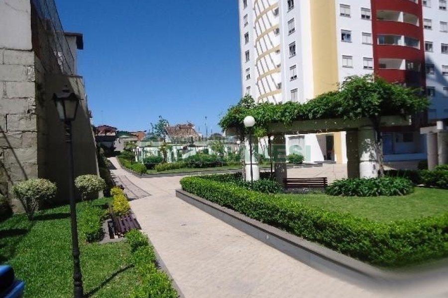 Apartamento com 95m², 3 dormitórios, 2 vagas, no bairro Rio Branco em Caxias do Sul para Alugar
