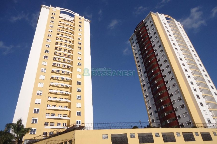 Apartamento com 95m², 3 dormitórios, 2 vagas, no bairro Rio Branco em Caxias do Sul para Alugar