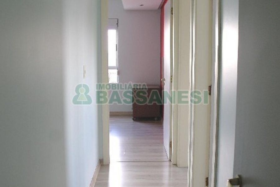 Apartamento com 95m², 3 dormitórios, 2 vagas, no bairro Rio Branco em Caxias do Sul para Alugar