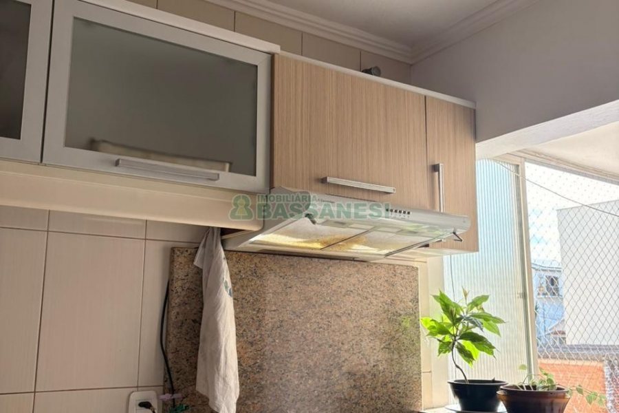 Apartamento com 61m², 2 dormitórios, 1 vaga, no bairro Medianeira em Caxias do Sul para Comprar