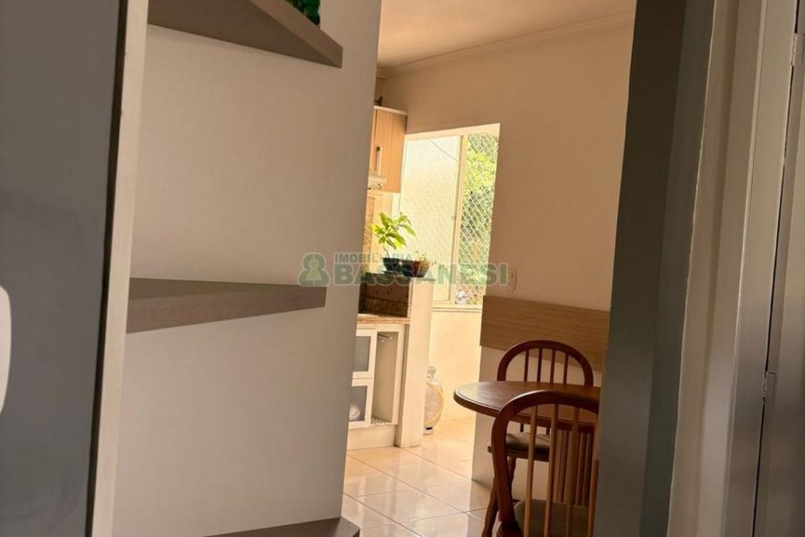 Apartamento com 61m², 2 dormitórios, 1 vaga, no bairro Medianeira em Caxias do Sul para Comprar