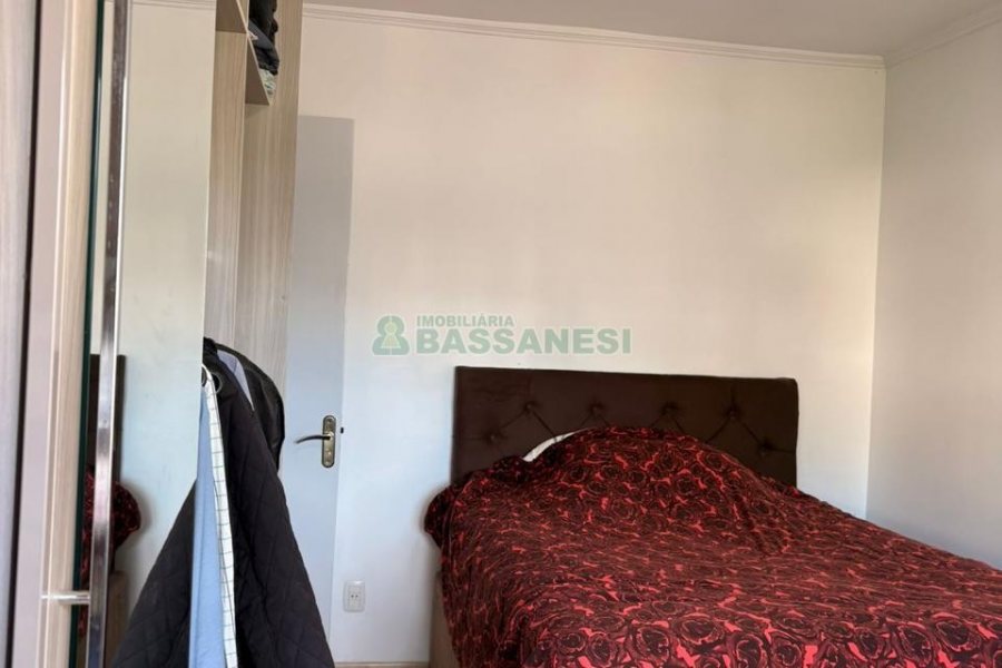 Apartamento com 61m², 2 dormitórios, 1 vaga, no bairro Medianeira em Caxias do Sul para Comprar