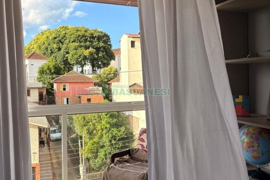 Apartamento com 61m², 2 dormitórios, 1 vaga, no bairro Medianeira em Caxias do Sul para Comprar