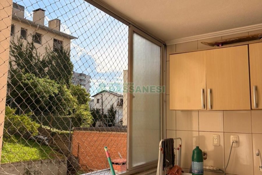 Apartamento com 61m², 2 dormitórios, 1 vaga, no bairro Medianeira em Caxias do Sul para Comprar