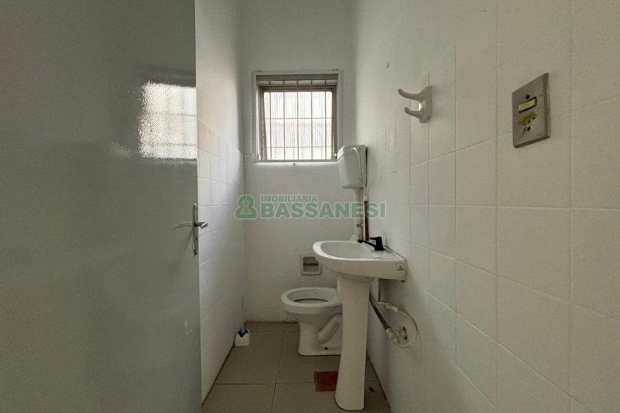 Loja com 254m², 2 vagas, no bairro Centro em Caxias do Sul para Alugar