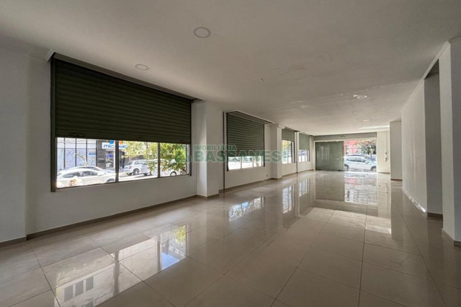 Loja com 254m², 2 vagas, no bairro Centro em Caxias do Sul para Alugar