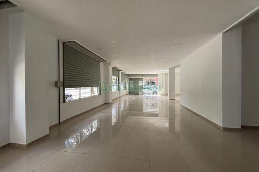 Loja com 254m², 2 vagas, no bairro Centro em Caxias do Sul para Alugar