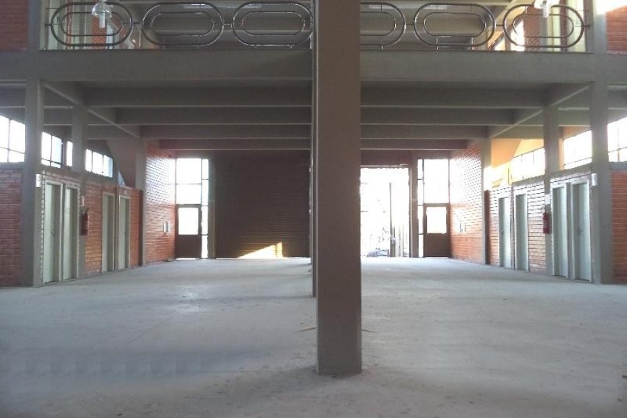 Pavilhão com 720m², no bairro Fatima em Caxias do Sul para Comprar