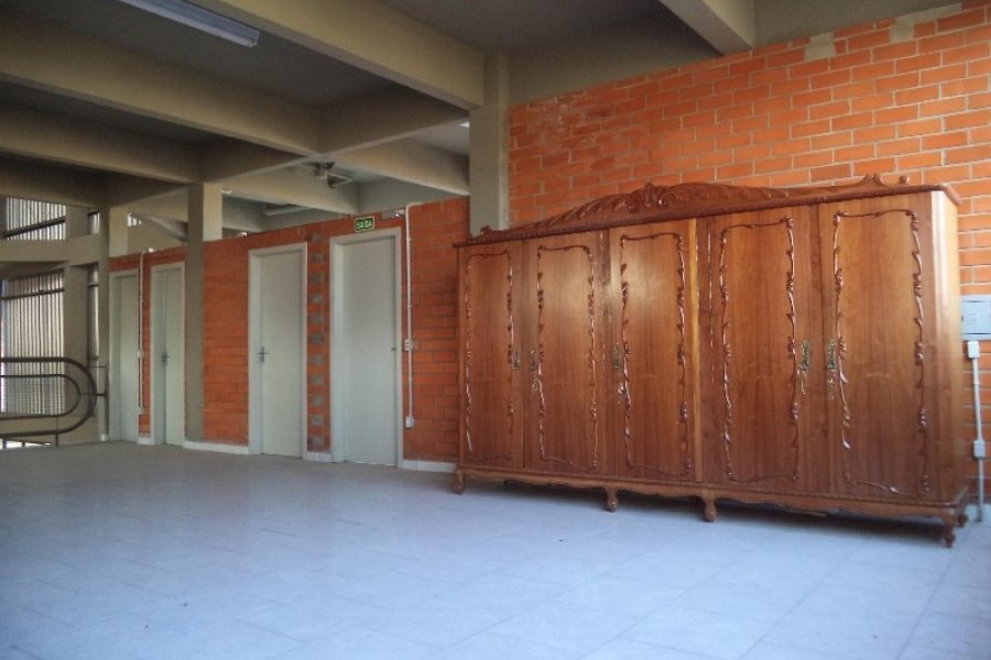 Pavilhão com 720m², no bairro Fatima em Caxias do Sul para Comprar