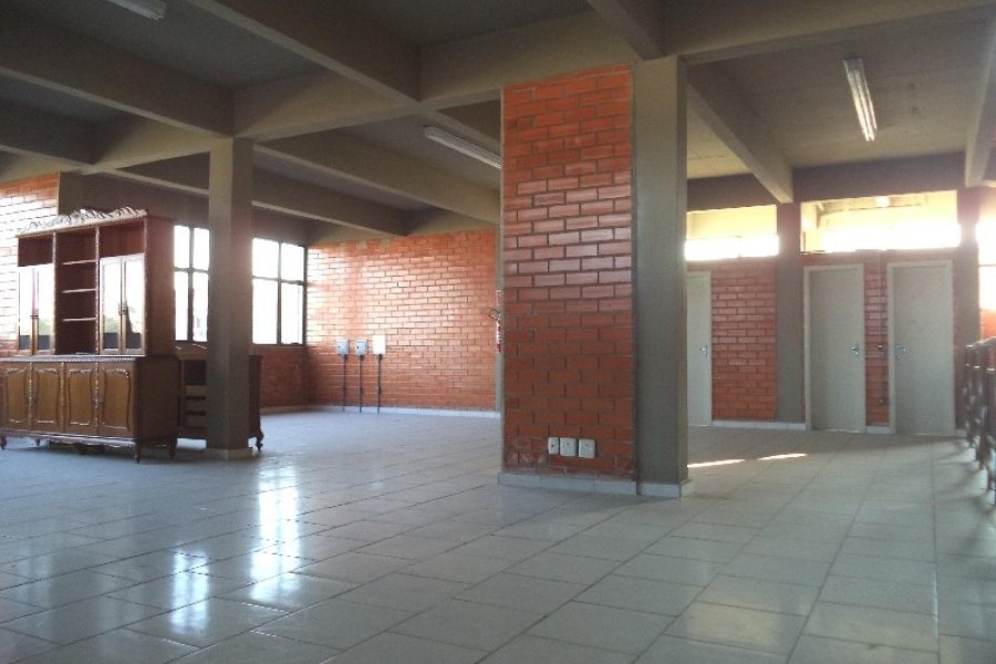 Pavilhão com 720m², no bairro Fatima em Caxias do Sul para Comprar