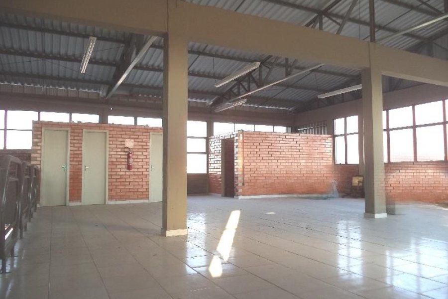 Pavilhão com 720m², no bairro Fatima em Caxias do Sul para Comprar
