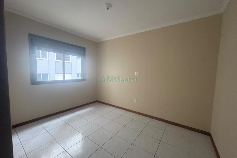 Apartamento com 45m², 2 dormitórios, 1 vaga, no bairro Petrópolis em Caxias do Sul para Alugar