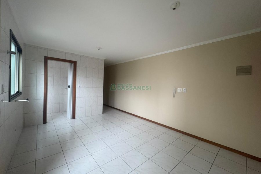 Apartamento com 45m², 2 dormitórios, 1 vaga, no bairro Petrópolis em Caxias do Sul para Alugar