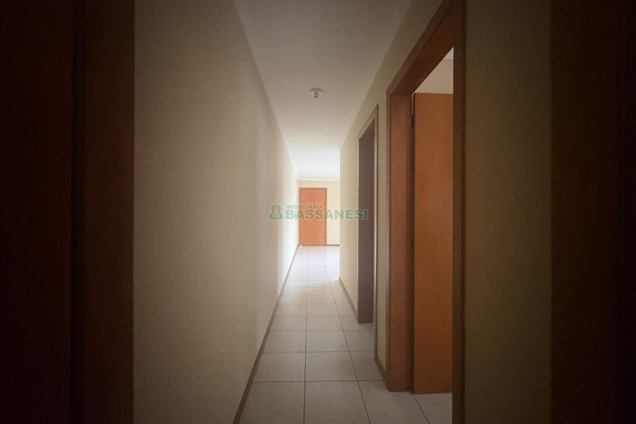 Apartamento com 45m², 2 dormitórios, 1 vaga, no bairro Petrópolis em Caxias do Sul para Alugar