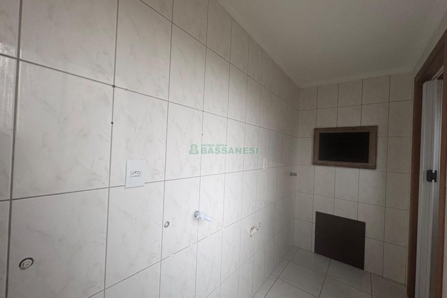 Apartamento com 45m², 2 dormitórios, 1 vaga, no bairro Petrópolis em Caxias do Sul para Alugar