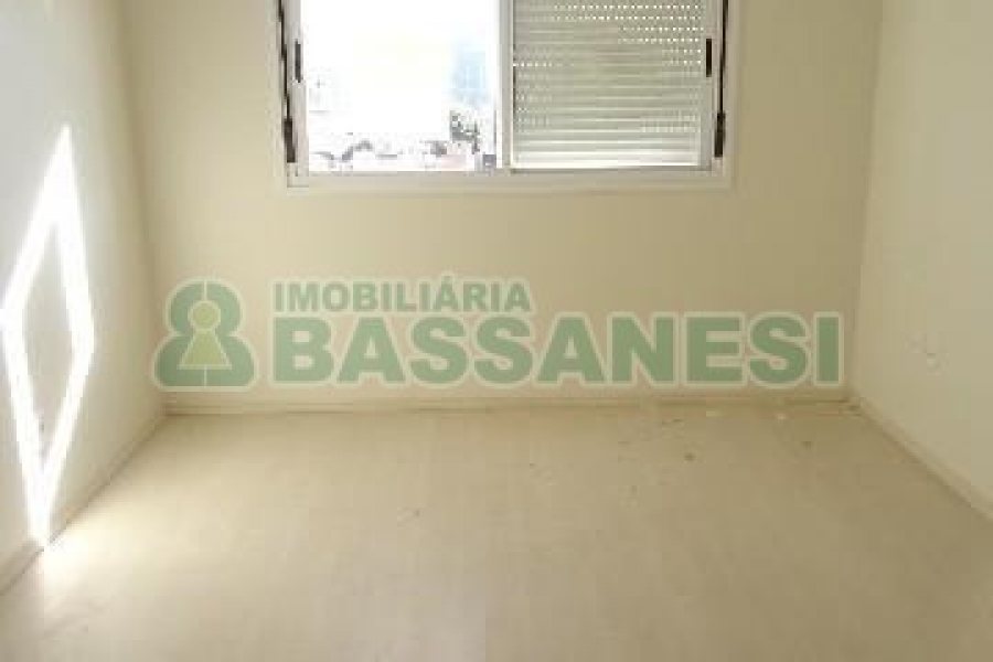 Apartamento com 77m², 2 dormitórios, 1 vaga, no bairro Madureira em Caxias do Sul para Alugar