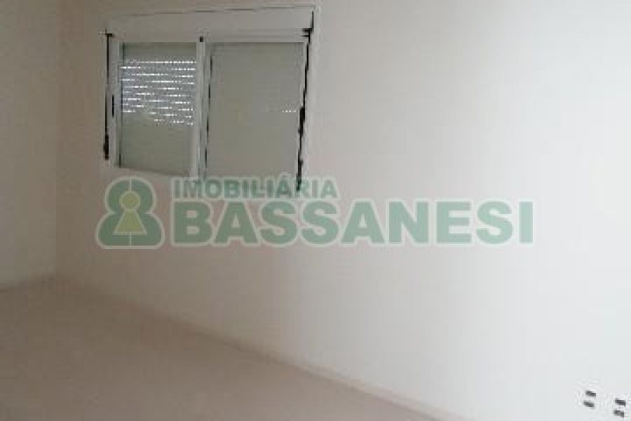 Apartamento com 77m², 2 dormitórios, 1 vaga, no bairro Madureira em Caxias do Sul para Alugar