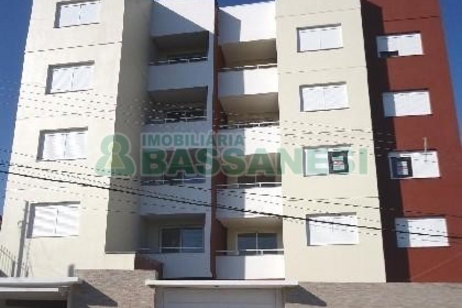 Apartamento com 77m², 2 dormitórios, 1 vaga, no bairro Madureira em Caxias do Sul para Alugar