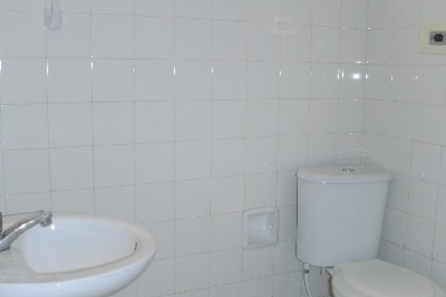 Sala com 21m², no bairro Centro em Caxias do Sul para Alugar