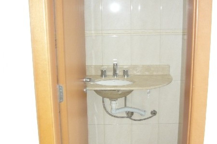 Apartamento com 82m², 3 dormitórios, 3 vagas, no bairro Vinhedos em Caxias do Sul para Comprar